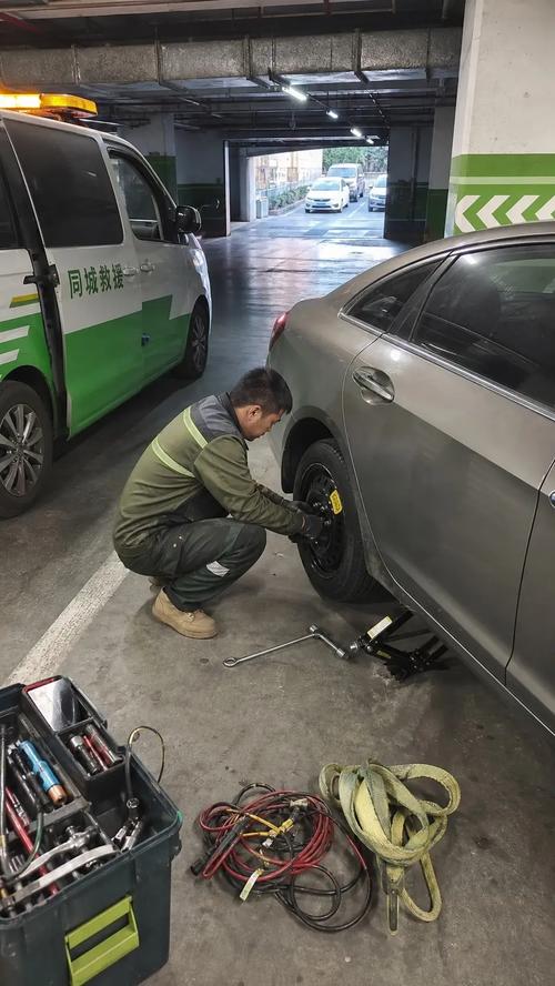 西安雁塔区汽车救援指南 道路救援与拖车服务全解析，附紧急联系电话